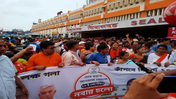 पश्चिम बंगाल में बवाल, छावनी में तब्दील हुआ इलाका