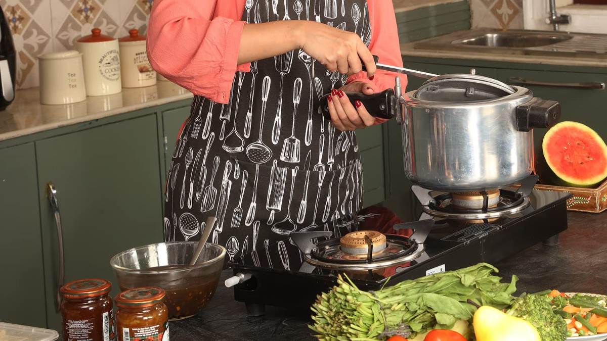amazon sale on best lifelong gas stove 2 burner ease your cooking with up to 77 percent off