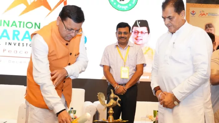 मुख्यमंत्री पुष्कर सिंह धामी ने मंगलवार को होटल हयात सेंट्रिक में रियल एस्टेट के निवेशकों के साथ बैठक की।