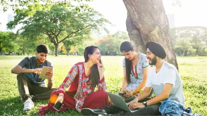 Signs of a Fake Friend: कहीं आपका दोस्त मतलबी तो नहीं है
