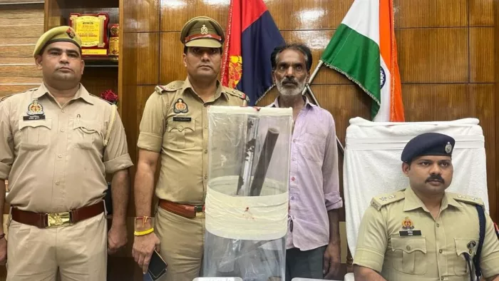 गाजियाबाद में पुलिस ने किया अवैध तमंचा फैक्ट्री का भंडाफोड़
