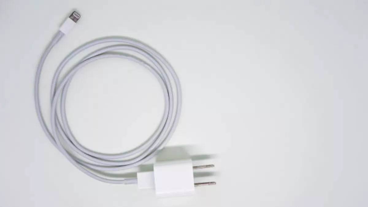 aligarh news student dies due to ac current in mobile charger was checking by putting a pin in his mouth