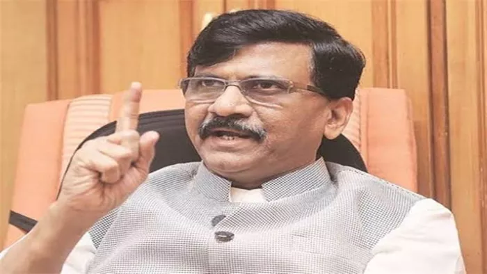 शिंदे गुट के विधायक बोले- संजय राउत ने मनोहर जोशी के घर में आग लगाने को कहा था (file photo)