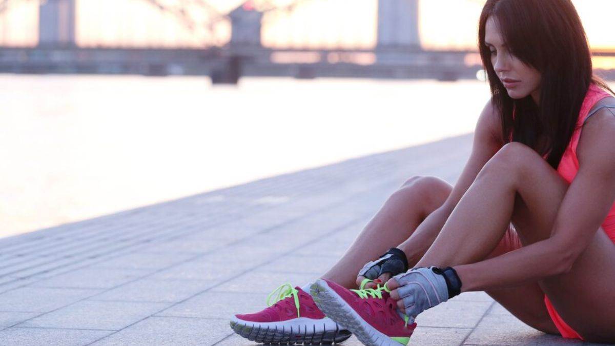 https://www.jagranimages.com/images/newimg/13092024/13_09_2024-running_shoes_for_women_23796613.jpg