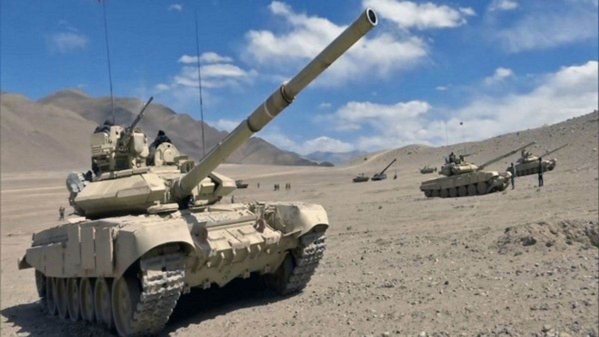 zorawar tank successful test fired heavy shells with weighing only 25 tons to be deployed in chinese border