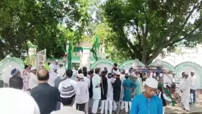 मौलाना शहाबुद्दीन ने आरएसएस पर निशाना साधते हुए विवादित बयान दिए थे।