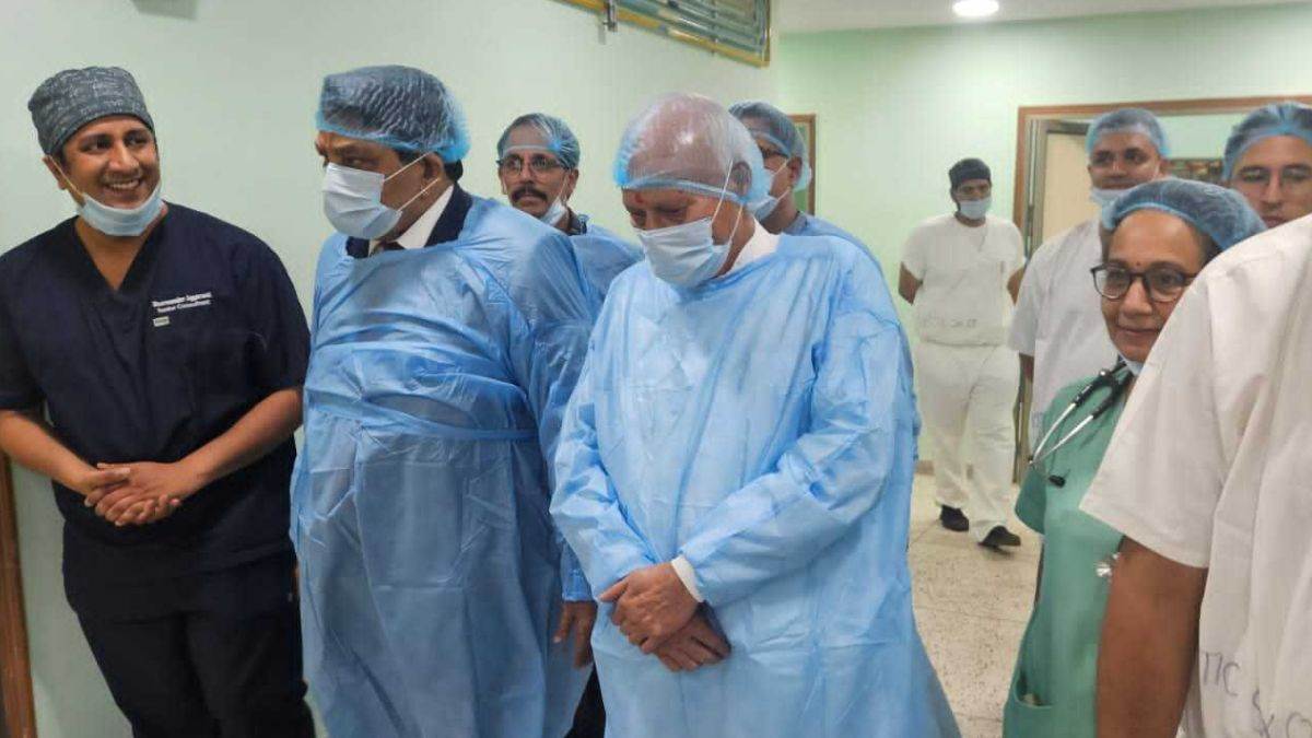 https://www.jagranimages.com/images/newimg/13092025/13_09_2025-robotic_surgery_in_tanda_24045458.jpg
