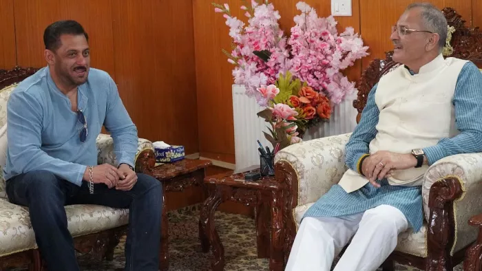 उपराज्यपाल कविंदर गुप्ता के साथ सलमान खान (फोटो-इंस्टाग्राम)