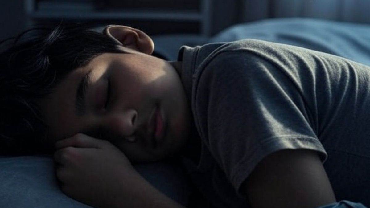 https://www.jagranimages.com/images/newimg/13092025/13_09_2025-sleeping_student_24045896.jpg