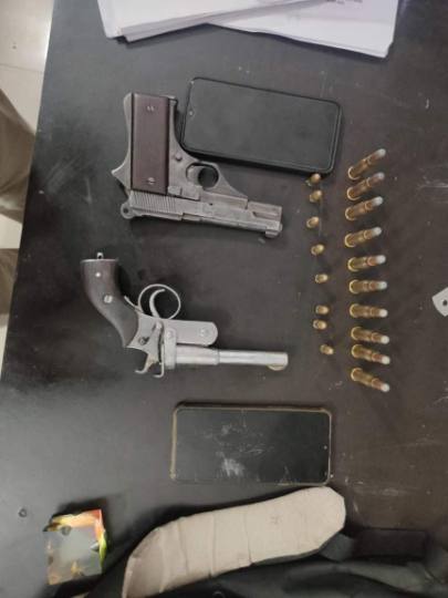 हथियार के साथ लूट कांड का दो अपराधी गिरफ्तार - Bihar Purnea Local News - हथियार  के साथ लूट कांड का दो अपराधी गिरफ्तार