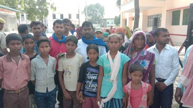 Discrimination against Dalit students in school, bullies beat up, even got their feet caught, villagers protest in SP office