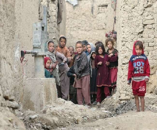 यूएनएचसीआर ने तापमान में गिरावट से अफगानिस्तान संकट की चेतावनी दी है