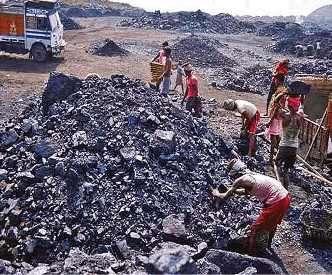 इन दिनों देश में कोयले से राजनीति को भी ऊर्जा देने की हो रही कोशिश। फाइल