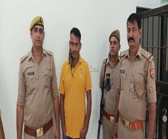 लखनऊ में 15 सालों से पीएसी 32वीं बटालियन में सिपाही के पद पर नौकरी करने वाला गिरफ्तार।