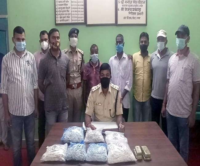 47 kg silver jewelery seized from nandan kanan express two smugglers from bengal arrested at gaya junction