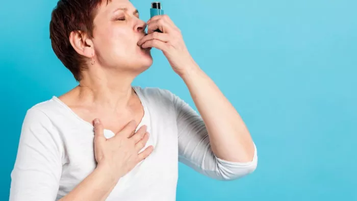 Asthma: अस्थमा के रोगियों को सांस लेने की एक्सरसाइज करना चाहिए।