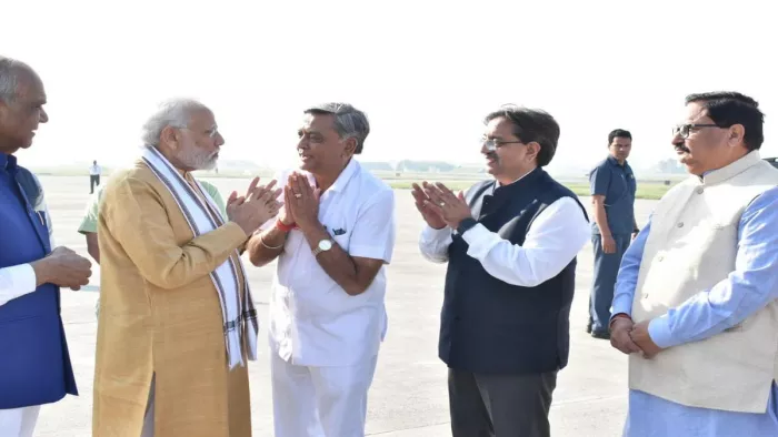 प्रधानमंत्री माेदी हेलीकाप्टर से हिमाचल के लिए रवाना। (जागरण)