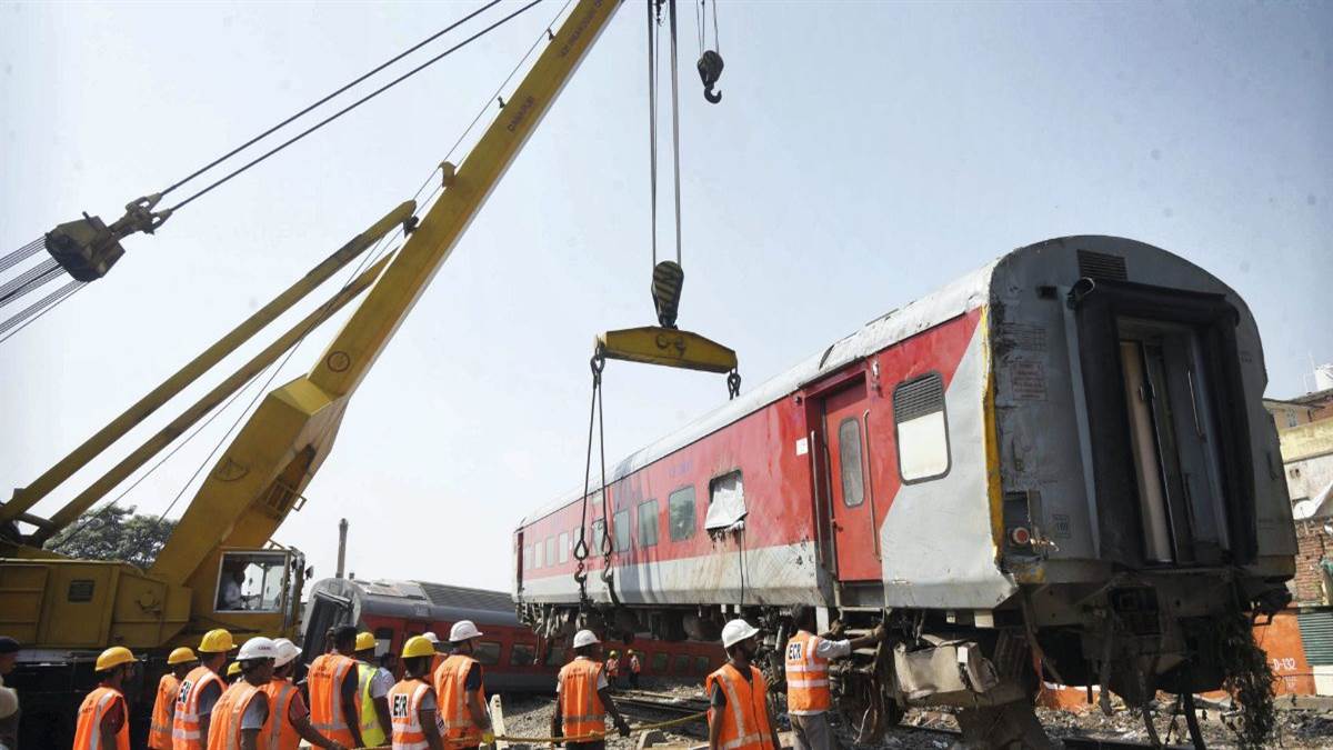 crane which using to remove north east express coaches is made in munger district after germany