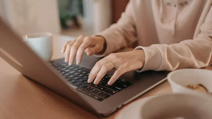 अगस्त में सरकार ने लाइसेंस लेना किया था अनिवार्य