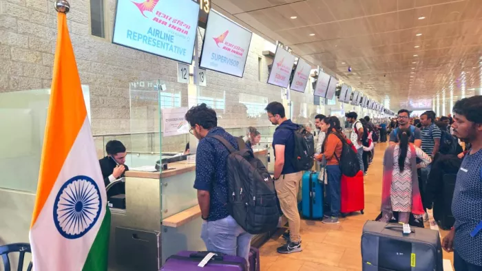 'ऑपरेशन अजय' की पहली उड़ान से 212 भारतीय लौटेंगे स्वदेश। (फोटो- विदेश मंत्री जयशंकर एक्स पोस्ट)