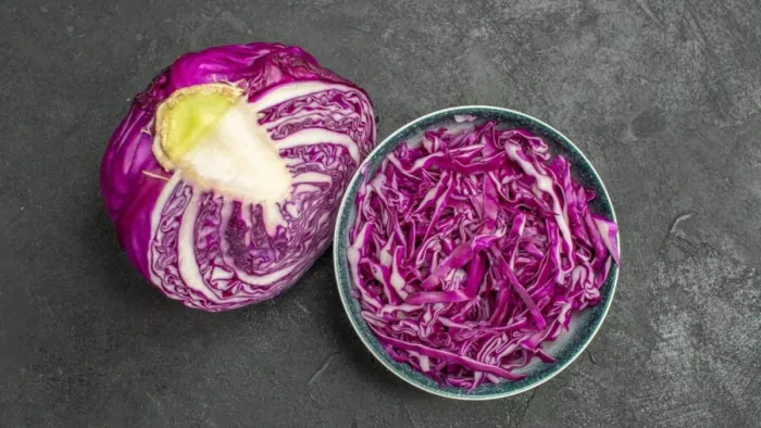 Purple Cabbage Health Benefits: सेहते के लिए बेहद फायदेमंद है बैंगनी पत्तागोभी