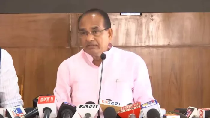 मध्य प्रदेश के मुख्यमंत्री शिवराज सिंह चौहान (फोटो: @ChouhanShivraj)