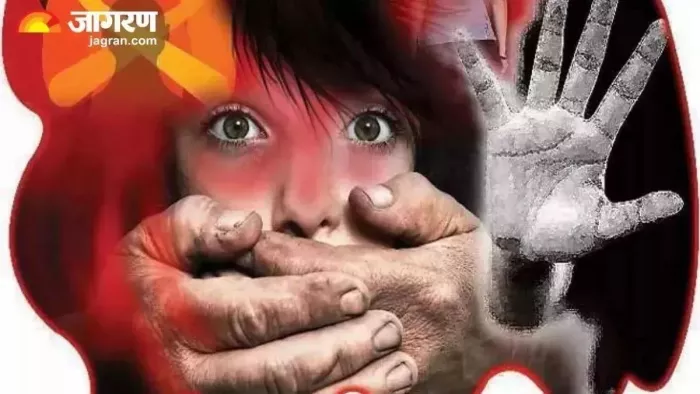 बेगूसराय में दुर्गा पूजा मेले में अपने परिवार से बिछड़ी लड़की का अपहरण कर दुष्कर्म। (सांकेतिक फोटो)