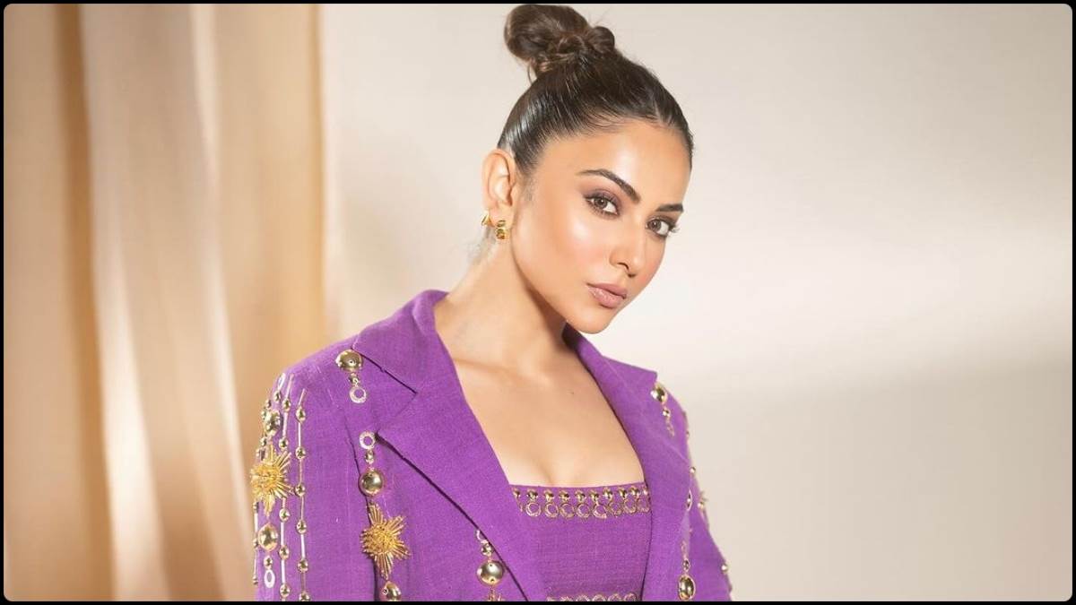 https://www.jagranimages.com/images/newimg/13102024/13_10_2024-rakul_preet_singh_replace_from_prabhas_movie_23815130.jpg