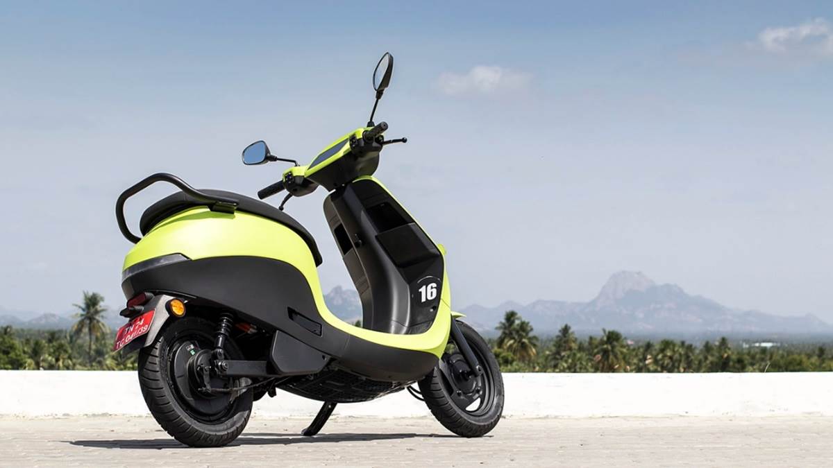 https://www.jagranimages.com/images/newimg/13102024/13_10_2024-top_electric_scooter_price_in_india_23815105.jpg