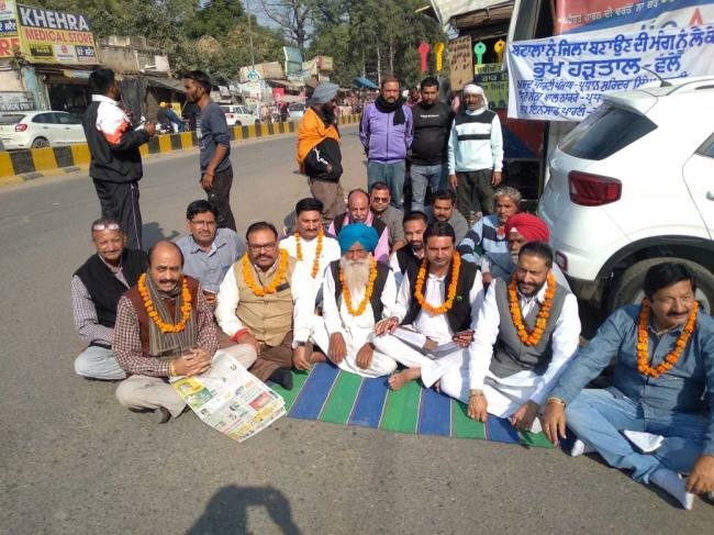 https://www.jagranimages.com/images/newimg/13112021/13_11_2021-13grp_21_13112021_398-c-2_22202721_174059.jpg