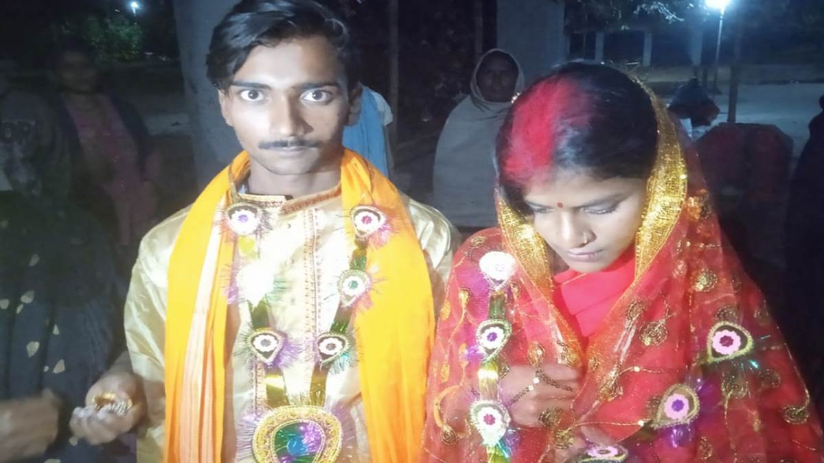 Amazing love: रात के अंधेरे में प्रेमी-प्रेमिका कर रहे थे रोमांस, लड़की ने  की रख दी बड़ी डिमांड, चौंके प्रेमी - Amazing love: Boyfriend-girlfriend  were romancing in Bihar, girl ...