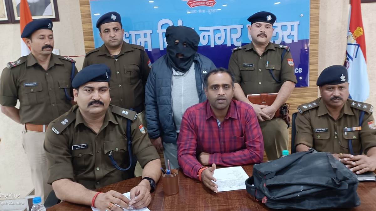 gadarpur businessman arrested with two kilos of charas