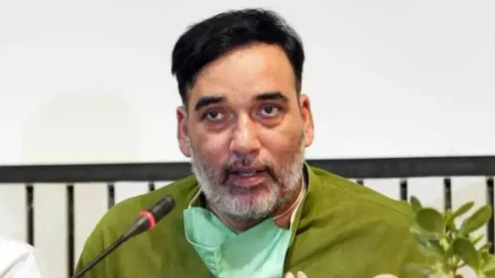 प्रदूषण ने बढ़ाई चिताएं, गोपाल राय ने बुलाई समीक्षा।