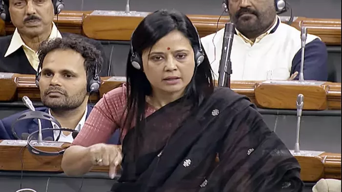 Mahua Moitra: रिश्वत कांड के बीच ममता बनर्जी ने महुआ मोइत्रा को दी ये जिम्मेदारी, बोलीं- Thank You (फाइल फोटो)