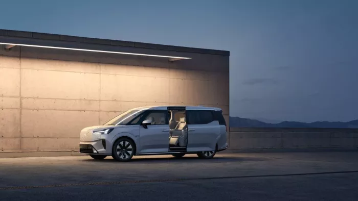 Volvo EM90 को अनवील किया गया है।