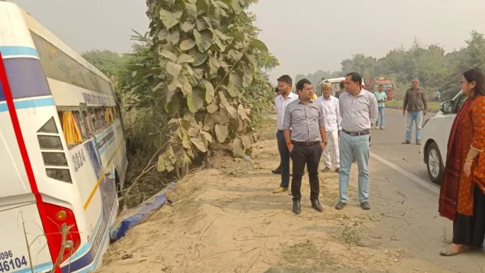 हादसे में 6 लोग घायल हुए हैं। (तस्वीर जागरण)