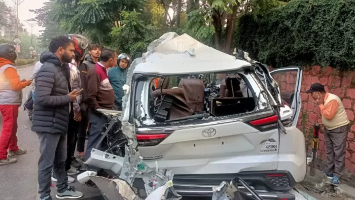 Dehradun Car Accident: परिवहन विभाग की तकनीकी टीम ने किया दुर्घटनास्थल का निरीक्षण. Jagran