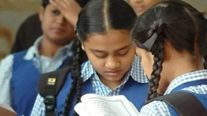 जींस पहनकर आने वाले छात्रों को नहीं मिली परीक्षा की अनुमति (प्रतीकात्मक तस्वीर)