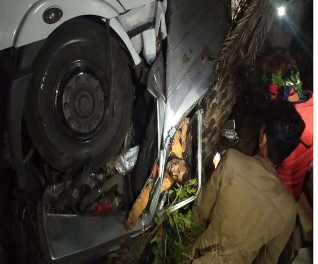 राजस्थान के चित्तौड़गढ़ में दो वाहनों के टकराने से 10 मरे