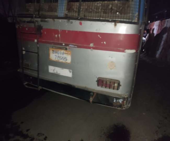 इस हमले के तुरंत बाद सुरक्षाबलों ने पुलिस के साथ पूरे क्षेत्र की घेराबंदी कर तलाशी अभियान शुरू कर दिया।