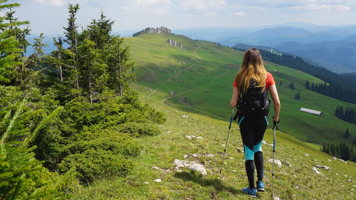 https://www.jagranimages.com/images/newimg/13122022/13_12_2022-hiking_tips_f_23255814.jpg