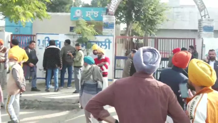 चलते बाइक से किया गया आरपीजी हमला