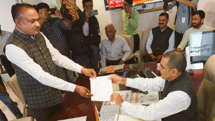 भूपत भयानी ने आम आदमी पार्टी से दिया इस्तीफा (फोटो- गुजराती जागरण)