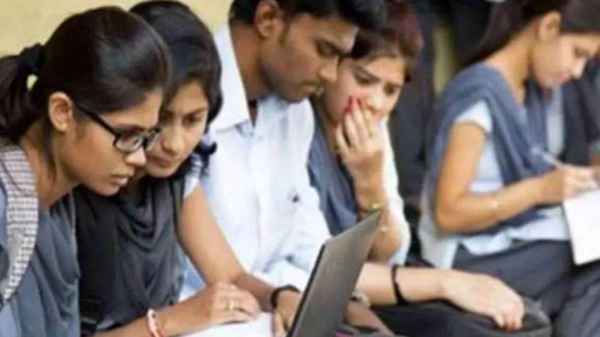 https://www.jagranimages.com/images/newimg/13122023/13_12_2023-cbse_board_exam_2024_12_23603680.jpg