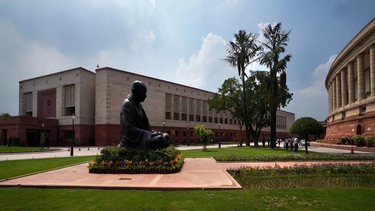 https://www.jagranimages.com/images/newimg/13122023/13_12_2023-parliament__23603750.jpg