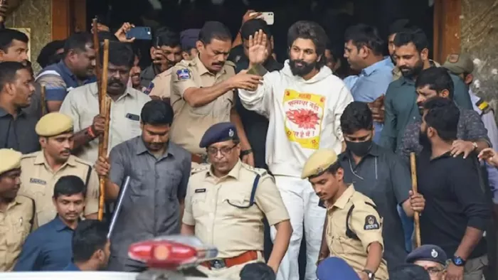 अल्लू अर्जुन की रिहाई पर शुक्रवार रात सस्पेंस जारी रहा (फोटो- सोशल मीडिया)