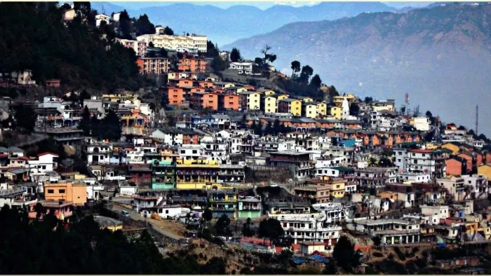 Uttarakhand Hill City: सीढ़ियों पर बसे नई टिहरी शहर का भव्य नजारा। जागरण आर्काइव
