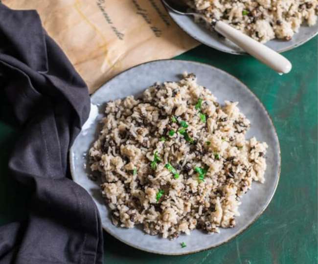 https://www.jagranimages.com/images/newimg/14012021/14_01_2021-urad_dal_khichdi_recipe_21270424.jpg