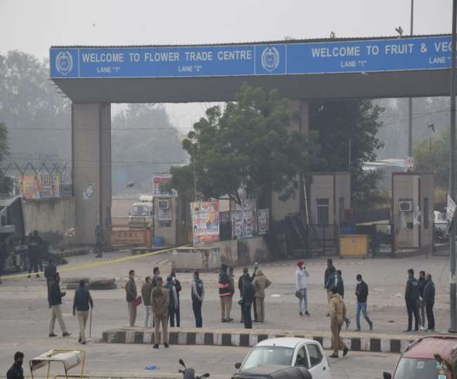 IED in Delhi Ghazipur Phool Mand: ग़ाज़ीपुर फूल मंडी के गेट पर लावारिस बैग मिला है।