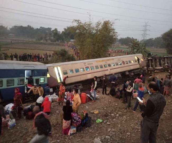 बीकानेर-गुवाहाटी एक्सप्रेस हादसे की तसवीर। (फाइल फोटो)